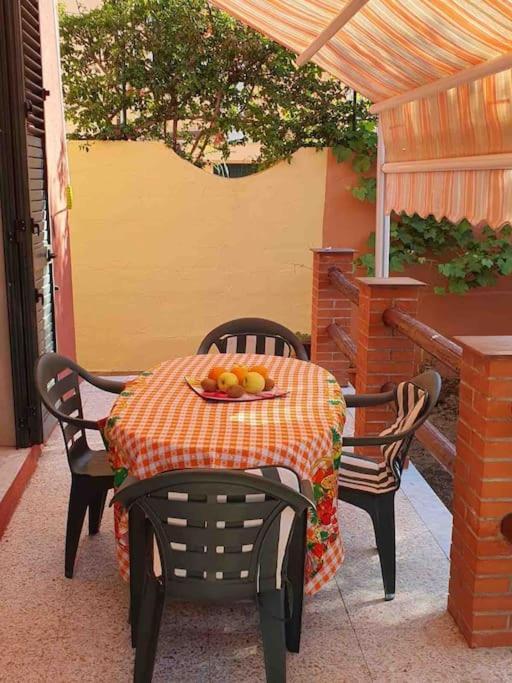 Casa Indipendente Zona Centrale La Maddalena  Eksteriør bilde